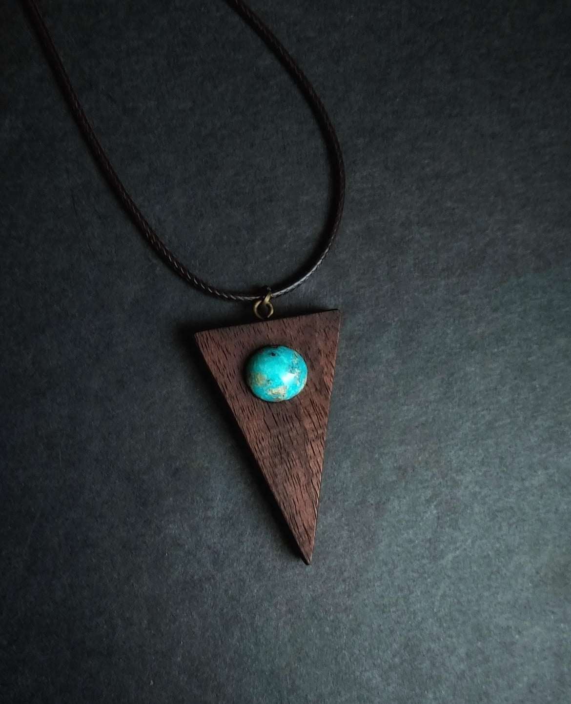 Wooden pendant necklace