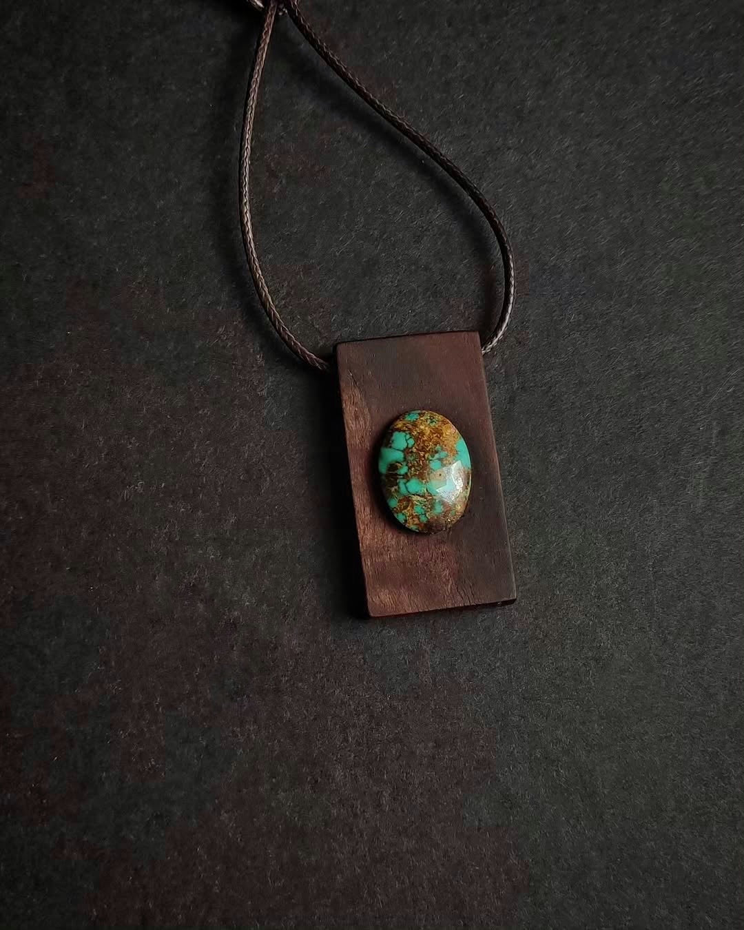Wooden pendant necklace