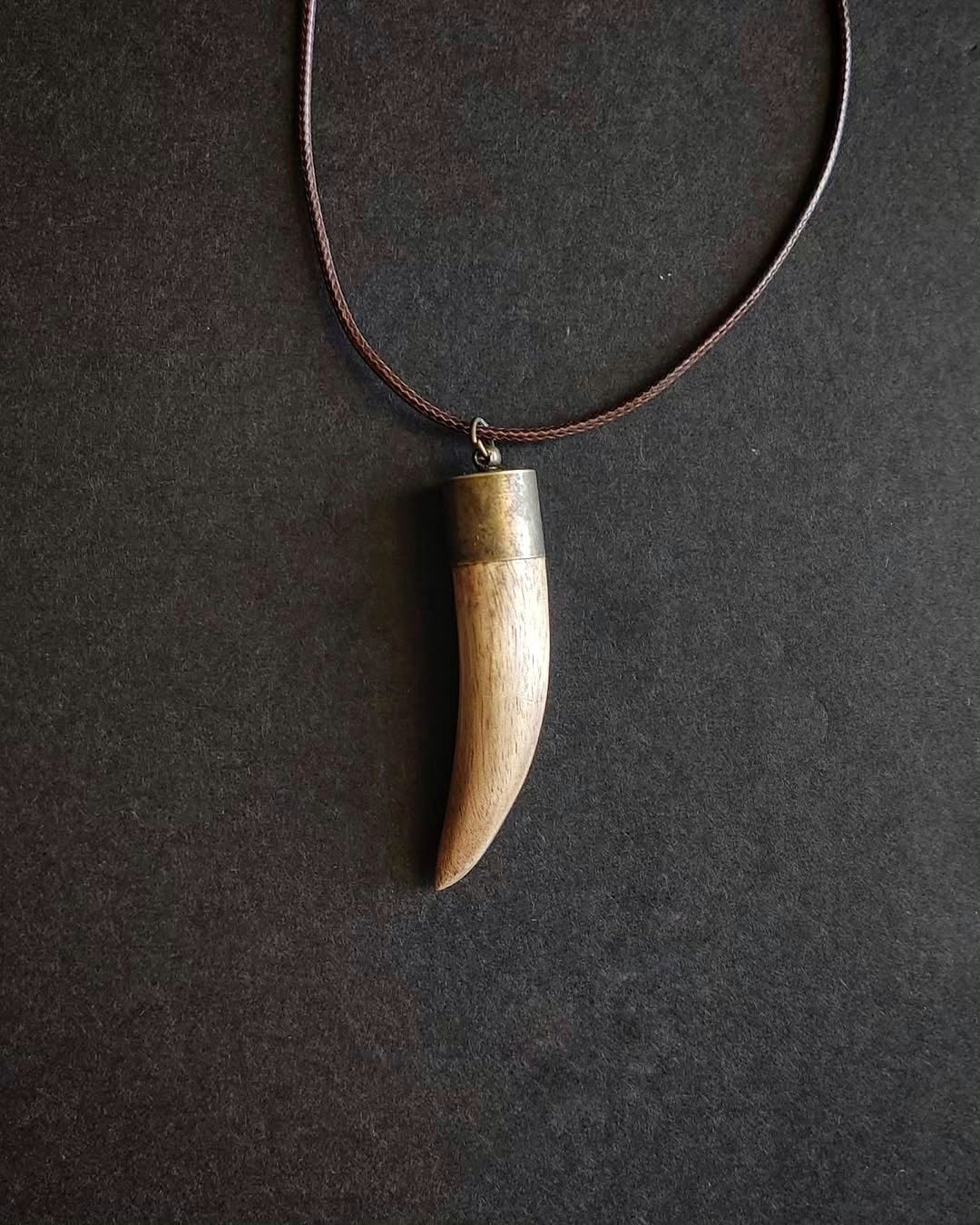 Wooden pendant necklace