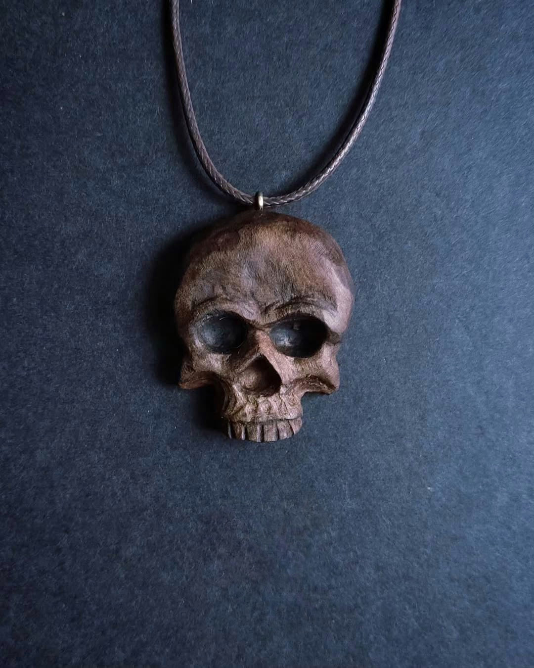 Wooden pendant necklace