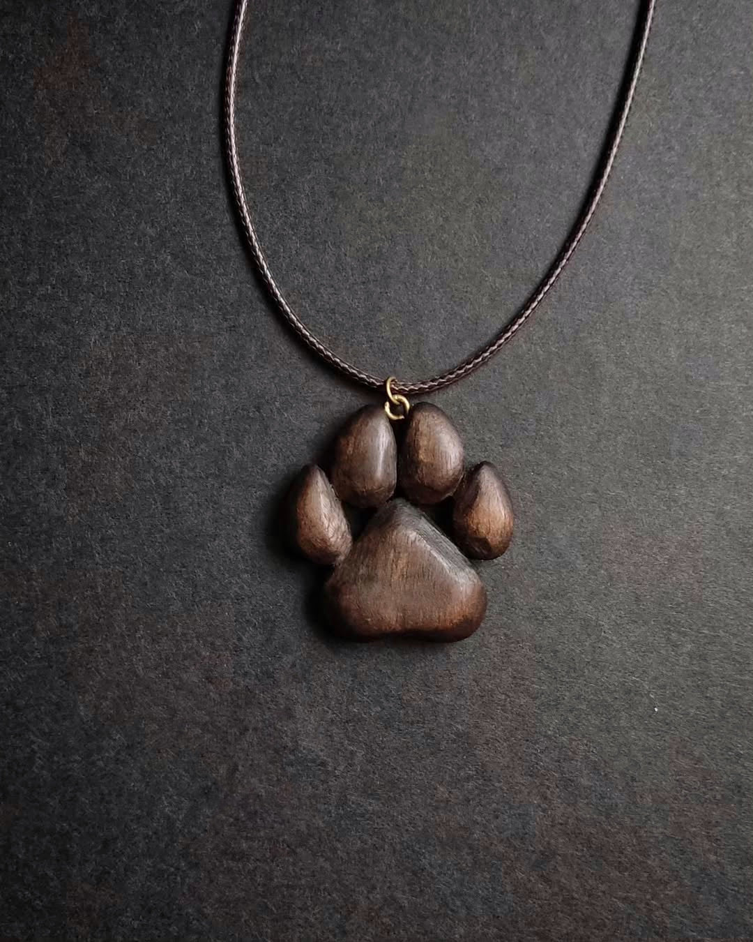 Wooden pendant necklace