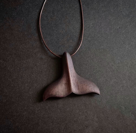 Wooden pendant necklace